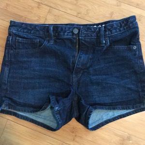 Gap 1969 slim shorts dark blue